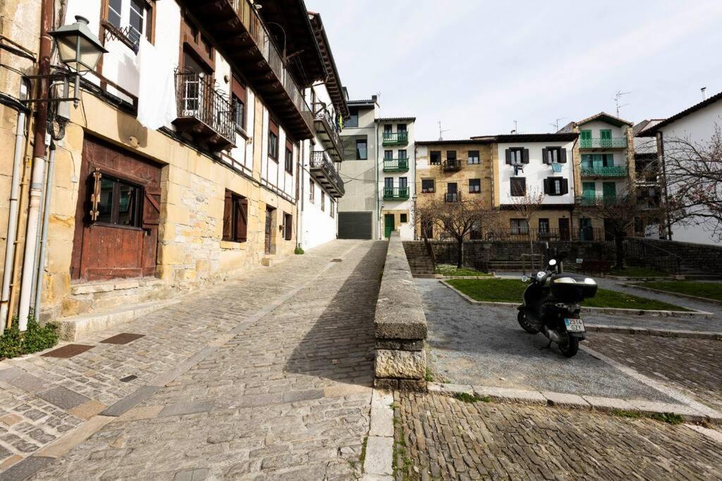 Апартаменты Sorgin-Etxe. Basquenjoy Хондаррибиа Экстерьер фото